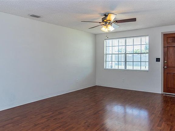 5th image of 1913 Knollwood Dr