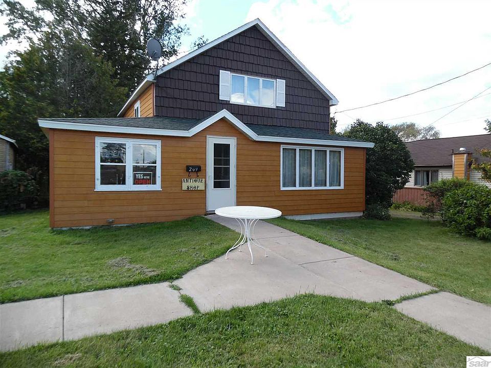 1st image of 209 N 11th Ave E