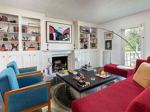 3rd image of 681 S Orange Grove Blvd APT 5