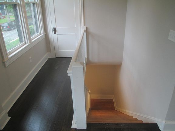 5th image of 3209 Garland Ave #A