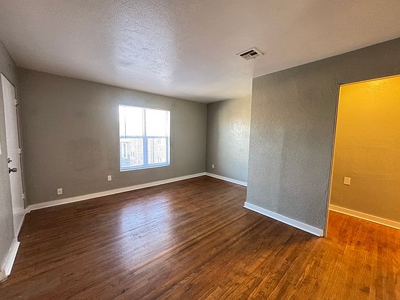 4th image of 2030 NW 25th St #17