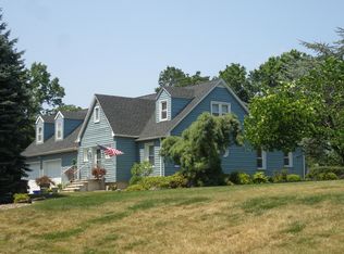 46 Cedar Grove Rd, Branchburg, NJ 08876