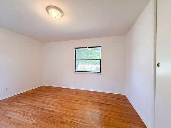 4th image of 2609 Brockbank Dr