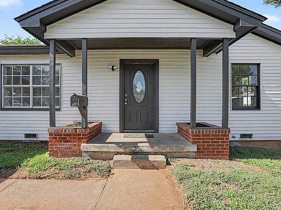 2nd image of 605 Lions Park Pl
