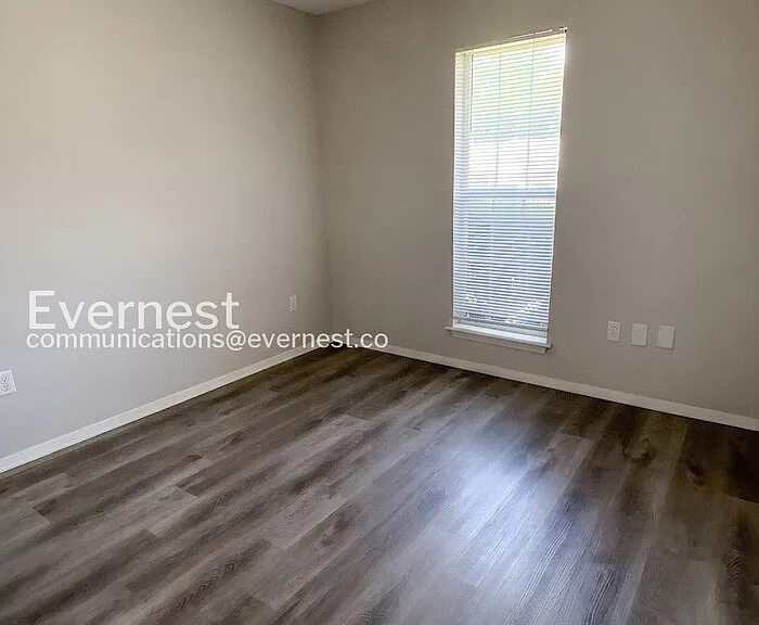4199 Blackstone Dr — Photo 5