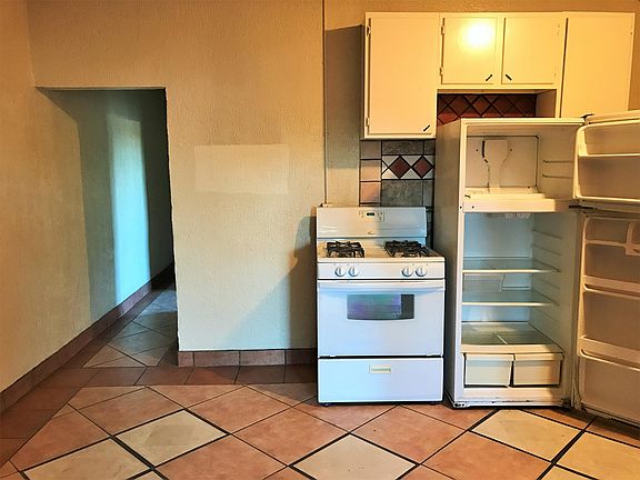 4th image of 126 W Ohio St APT 2