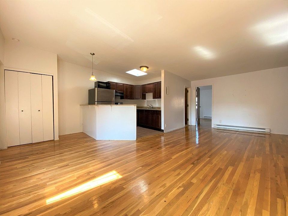 1st image of 5-49 51st Ave #4