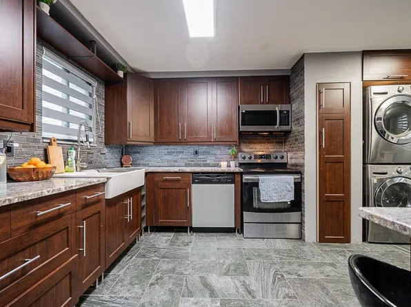 8555 King George Blvd #71, Surrey, BC V3W 5C3