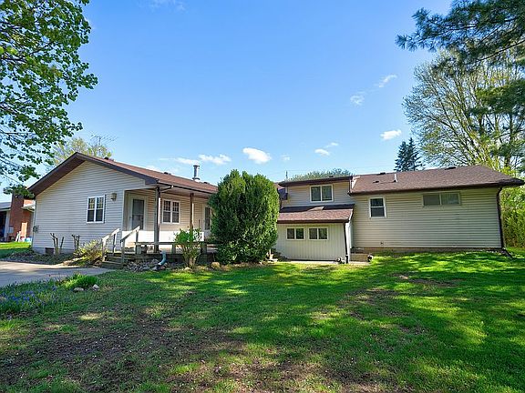 5th image of 2405 E Burt Rd