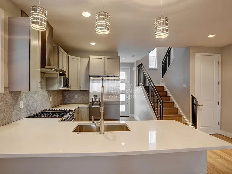 1227 N Perry St — Photo 7