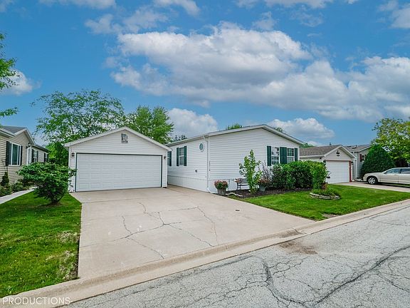 2nd image of 25718 Shinnecock Dr #454
