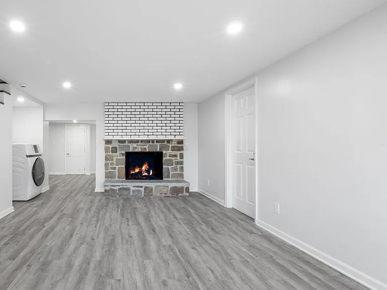 77 Alexander Ave — Photo 7