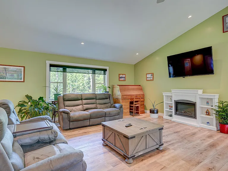 419 Winter Rd — Photo 6