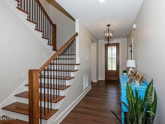 5th image of 3422 Helmsley Ct