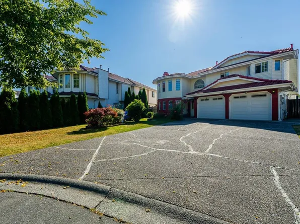 8879 141b St, Surrey, BC V3V 7W5