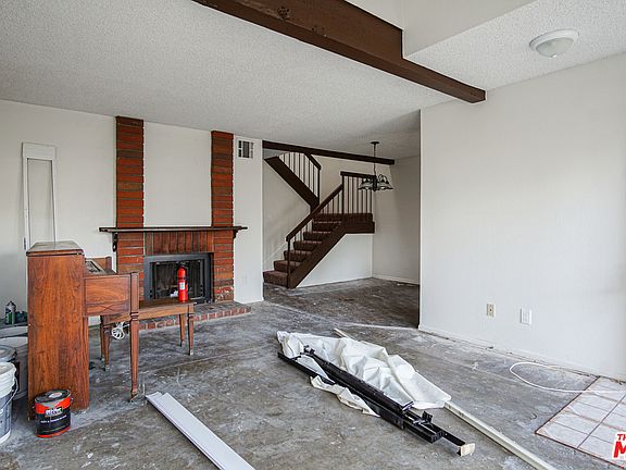 3rd image of 1947 E Yale St #21