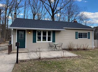 2 Spring Knoll Dr, Pasadena, MD 21122