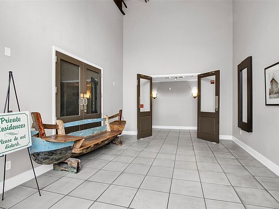 5th image of 415 Kempner St