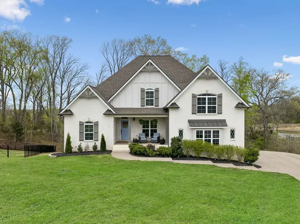 230 Amana Dr, Lebanon, TN 37087
