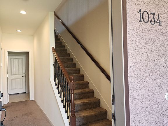 4th image of 1034 Arbor Rd