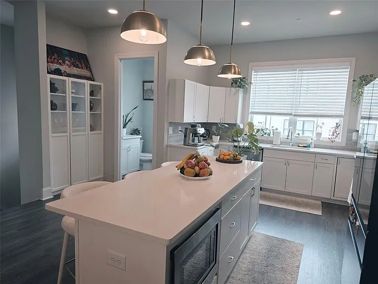 8020 Linfield Way — Photo 14