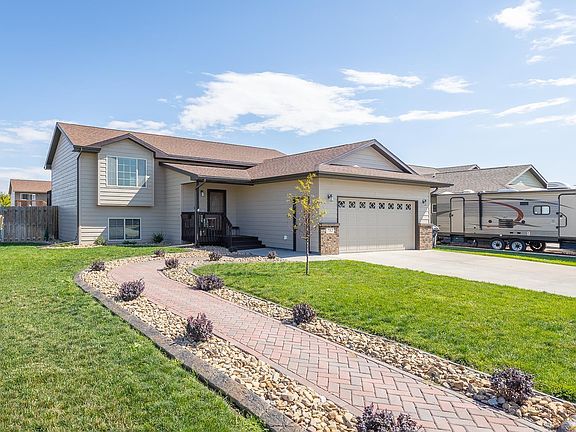 2nd image of 782 Radial Ln