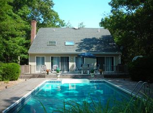19 Shorewood Dr, East Hampton, NY 11937