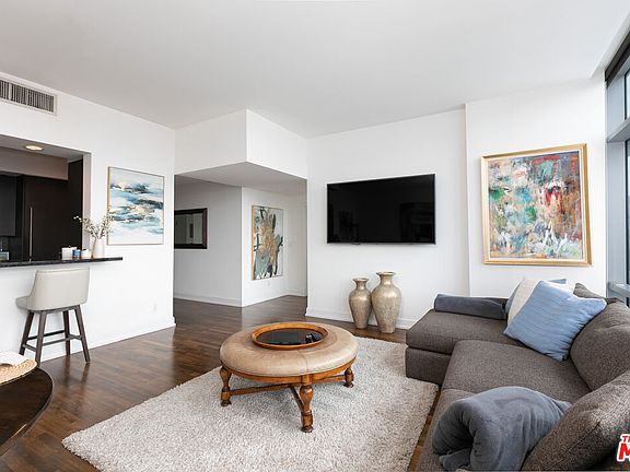 3rd image of 900 W Olympic Blvd Floor 31