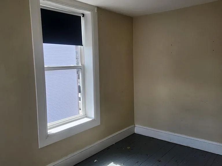 535 Green Ln — Photo 10