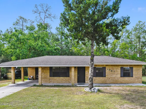1007 Rue De Lasalle St, Waveland, MS 39576
