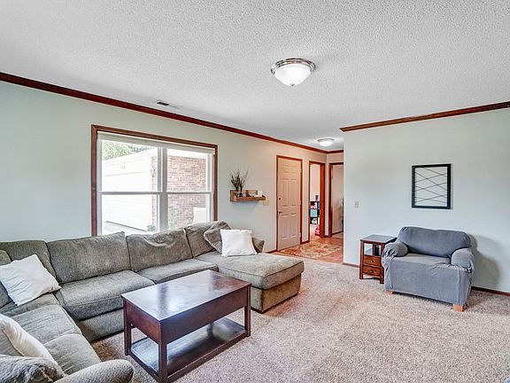4th image of 2410 Knollwood Ct