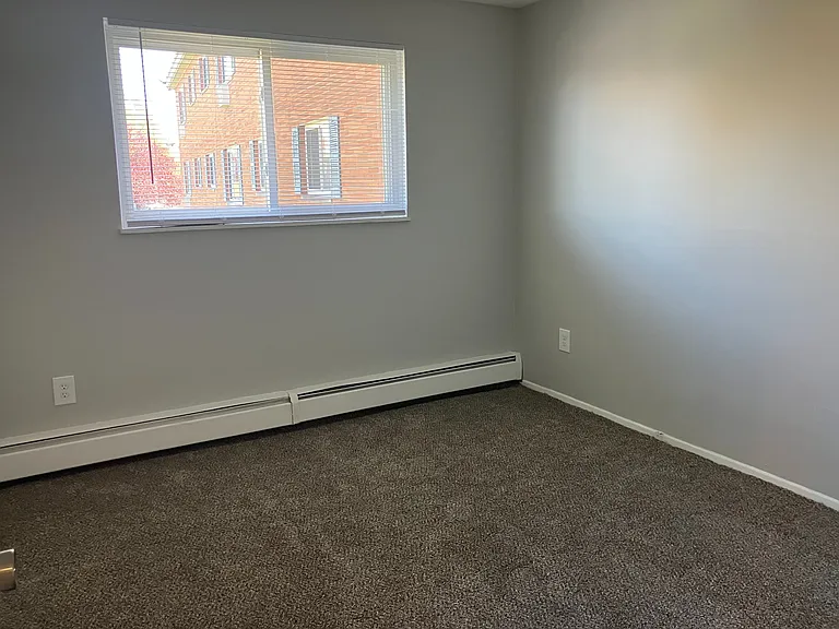 Valley York Apartments — Photo 29