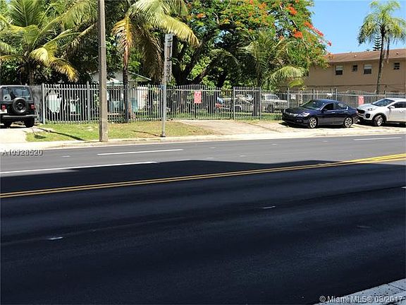 4th image of 3717 NW 22nd Ave