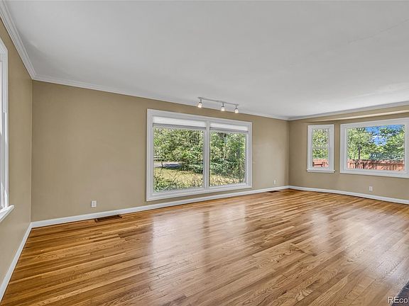 5th image of 350 Balsam Street
