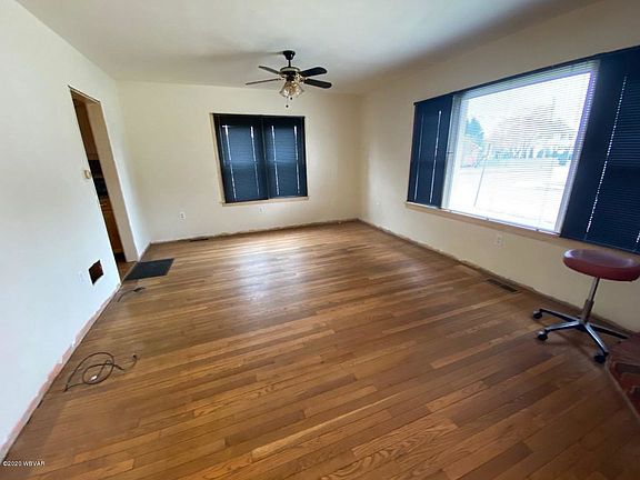 3rd image of 700 Bennett St