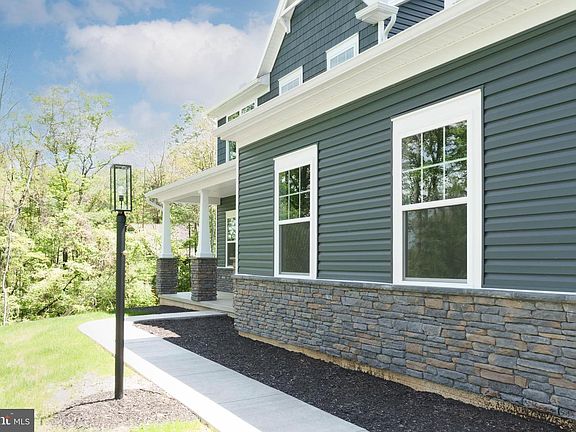 4th image of 2431 Barns Ln
