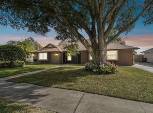 3214 Laurel Dale Dr, Tampa, FL 33618