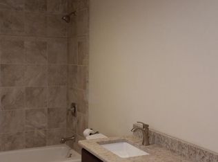 852 W Armitage Ave APT 2R, Chicago, IL 60614