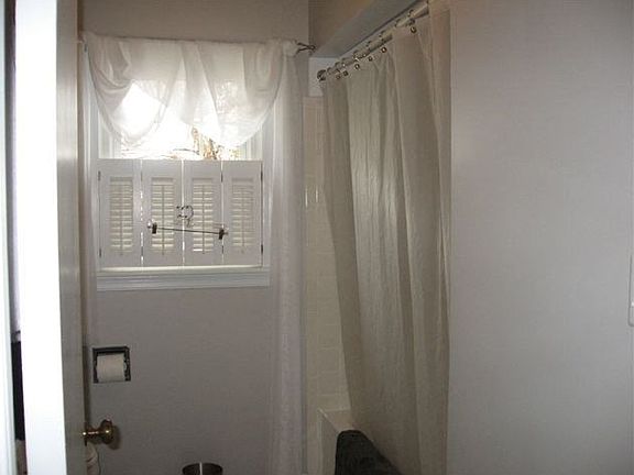 5th image of 640 Bruce Ave