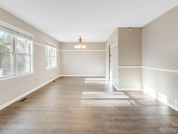 4th image of 7 Galax Ln