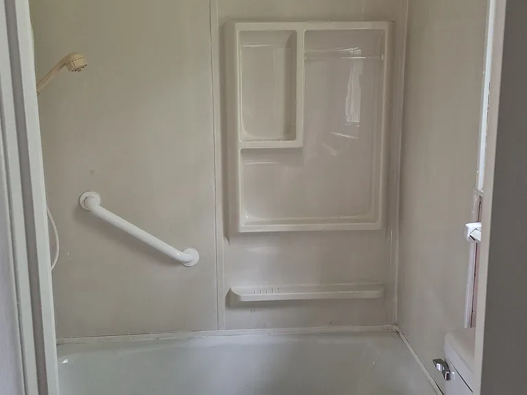 809 W Allen Ln — Photo 11