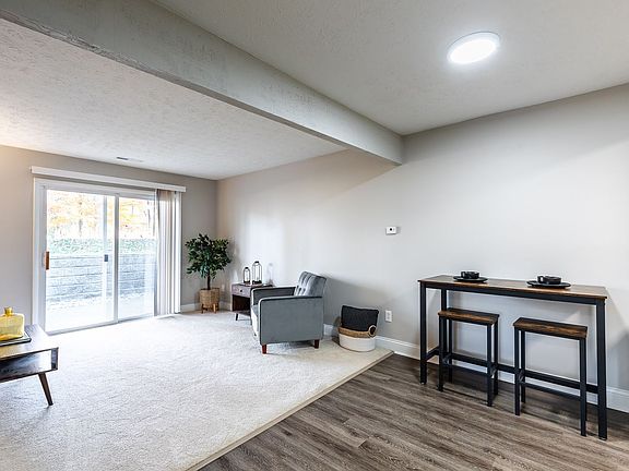 5th image of 603 Hanna Ave APT 7