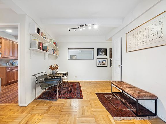 3rd image of 550 Grand St APT G7f