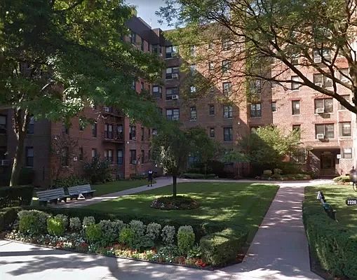 1st image of 2220 Burnett St APT 1J