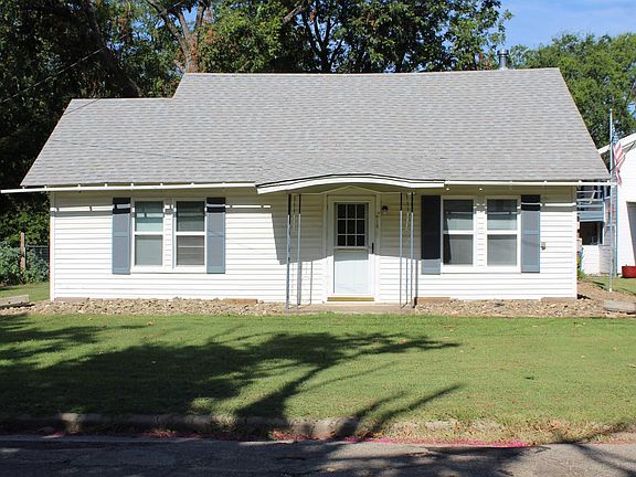 4th image of 214 S Post Oak St