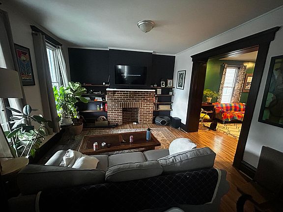 2nd image of 760 Bellows Ave