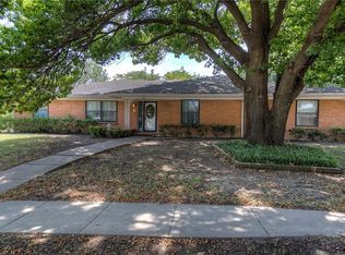 801 Windsor Pl, Grand Prairie, TX 75051