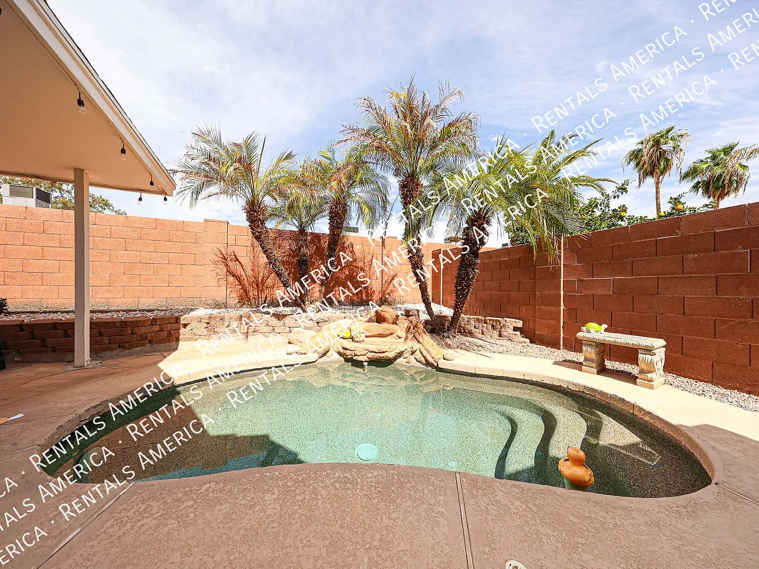Beautiful 3-Bedroom, 2-Bathroom Home in a Convenient Location — Photo 1
