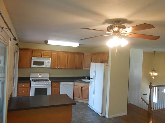 4th image of 30W081 Elmwood Ct