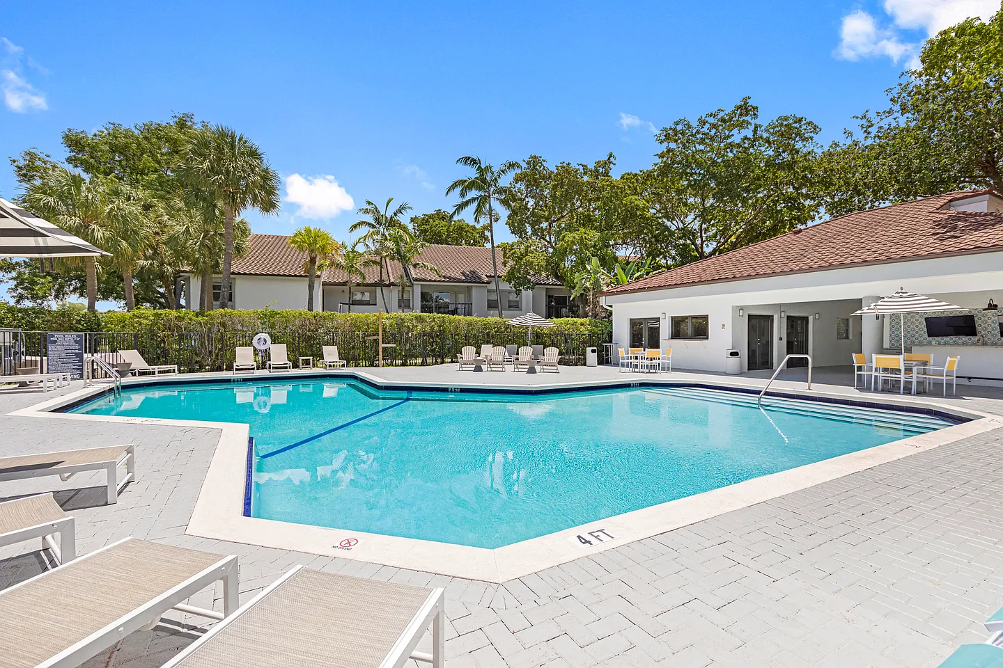 Centro at Davie Apartments — Photo 3